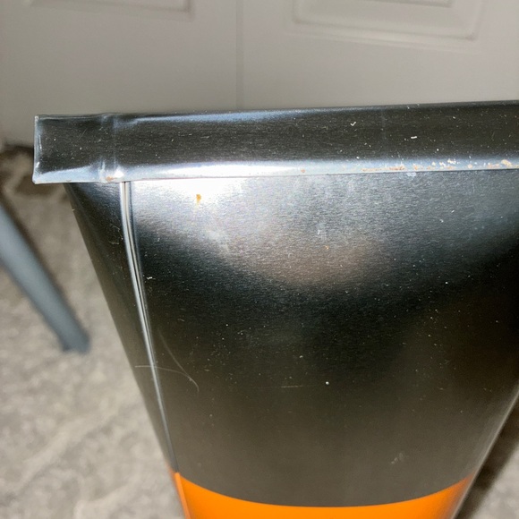 Veuve Clicquot tube of paint champagne case Made in France with Totes. - Picture 13 of 16